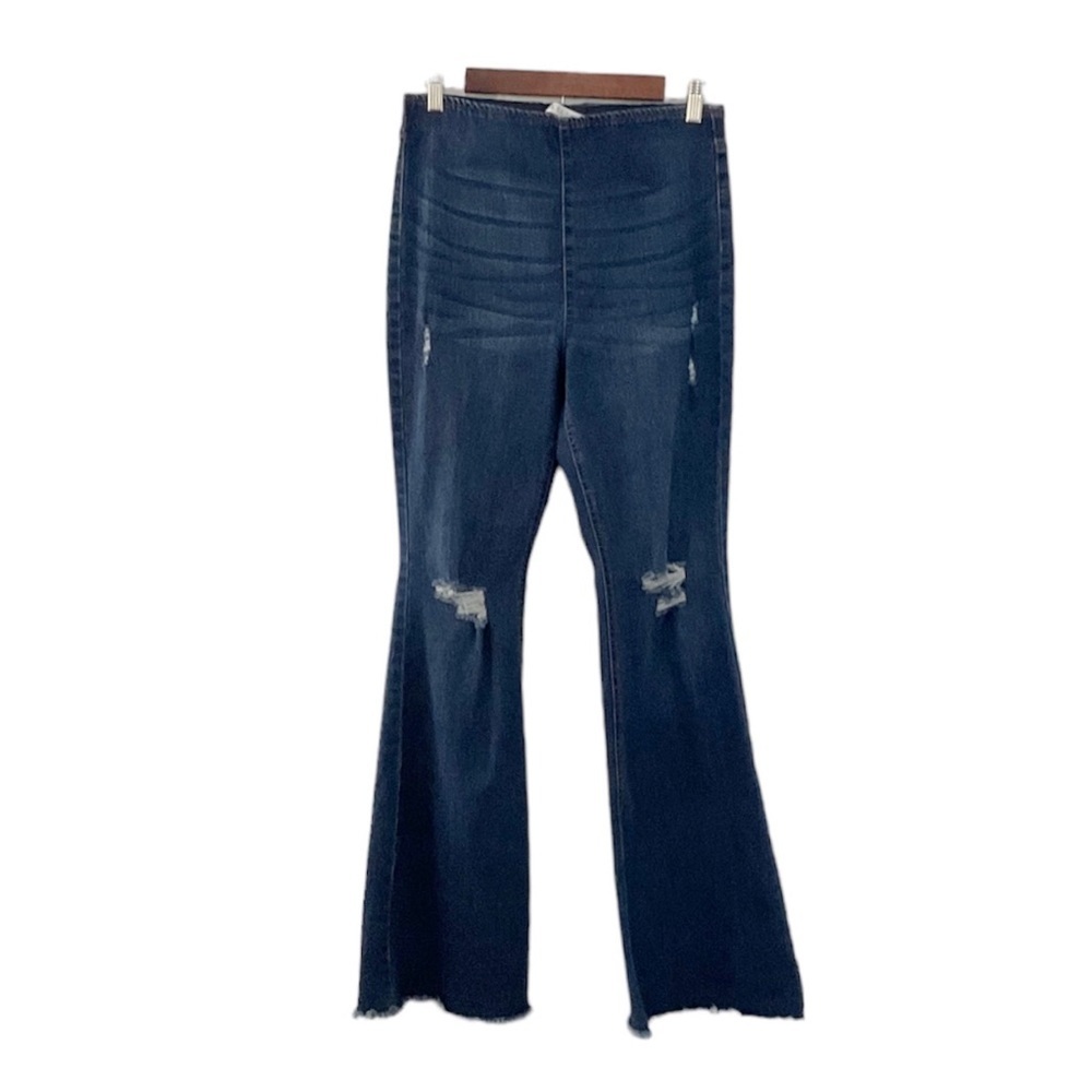 Tinseltown Pullon Distressed Frayed Hems Flare Leg‎ Jeans Size 11